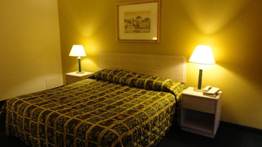 Imperial 400 Motor Inn Needles Pokoj fotografie